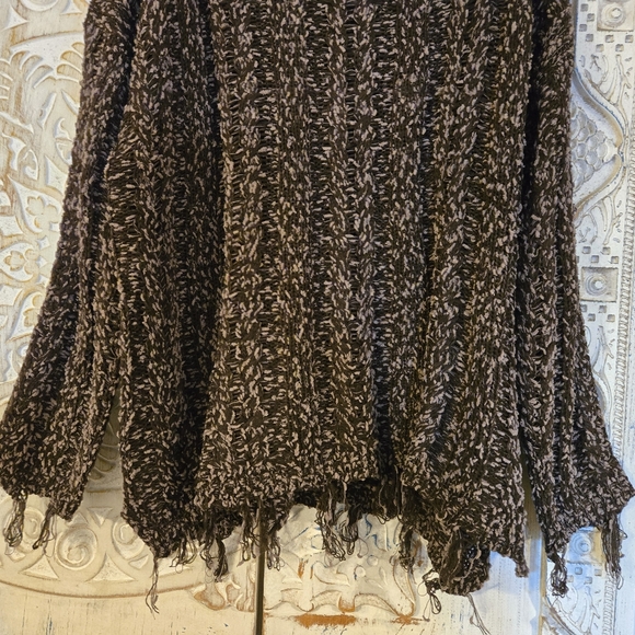 Womens Umgee Frayed Black and Cream Textured Sweater Med New - Picture 9 of 11